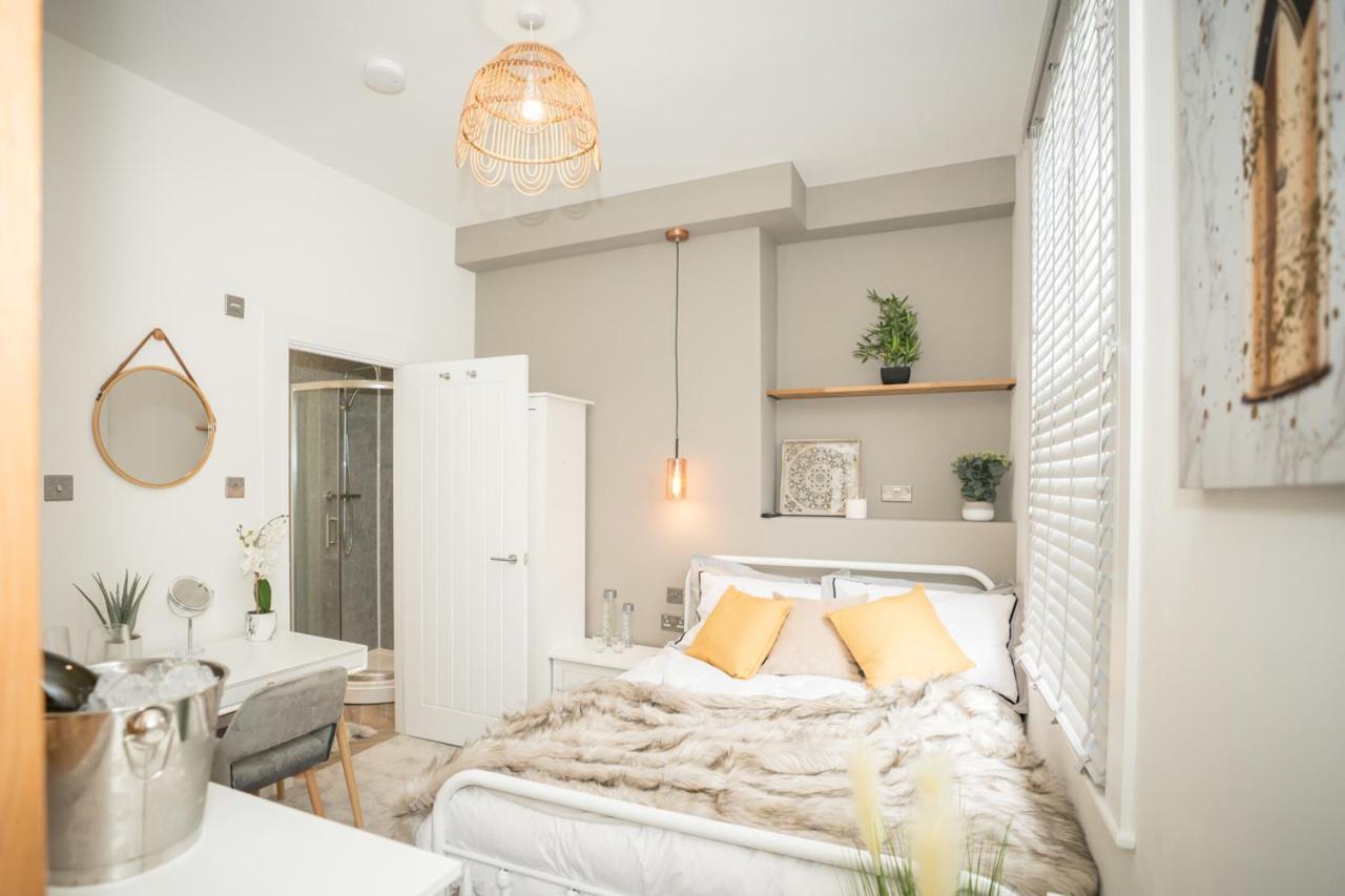 Boutique Nights Aparthotel อีสต์บอร์น ภายนอก รูปภาพ