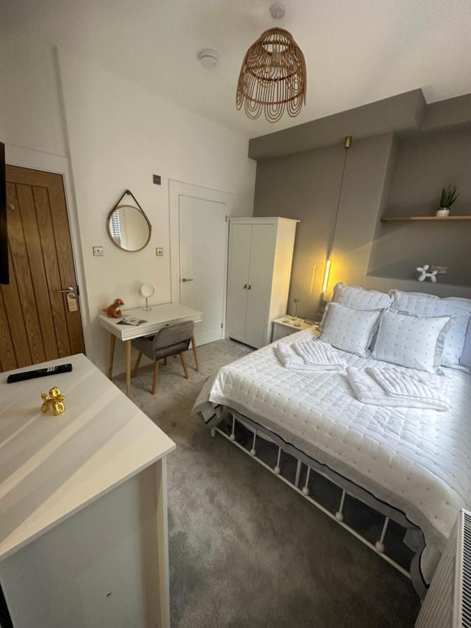 Boutique Nights Aparthotel อีสต์บอร์น ภายนอก รูปภาพ